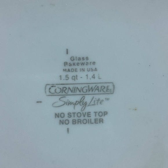 Corningware Simply Lite 1.5 qt. Bakeware - Picture 4 of 5